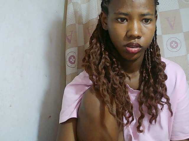 Sexy-Sarah live cam on BongaCams