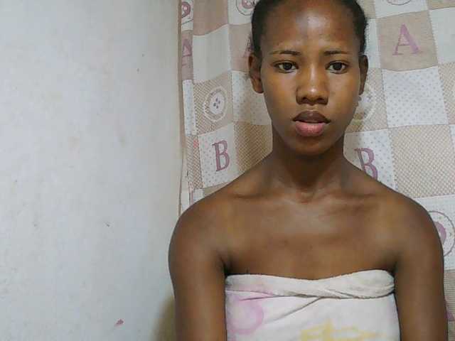 Sexy-Sarah live cam on BongaCams