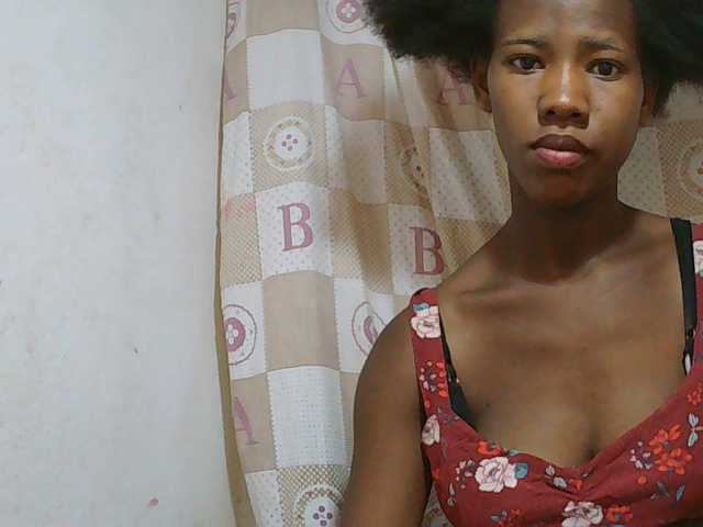 Sexy-Sarah live cam on BongaCams