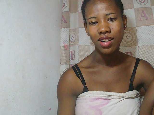 Sexy-Sarah live cam on BongaCams