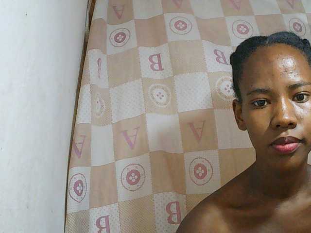 Sexy-Sarah live cam on BongaCams