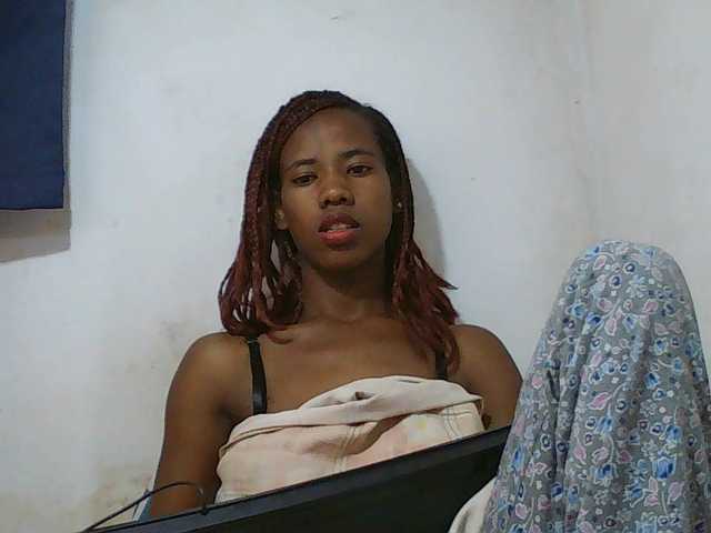 Sexy-Sarah live cam on BongaCams