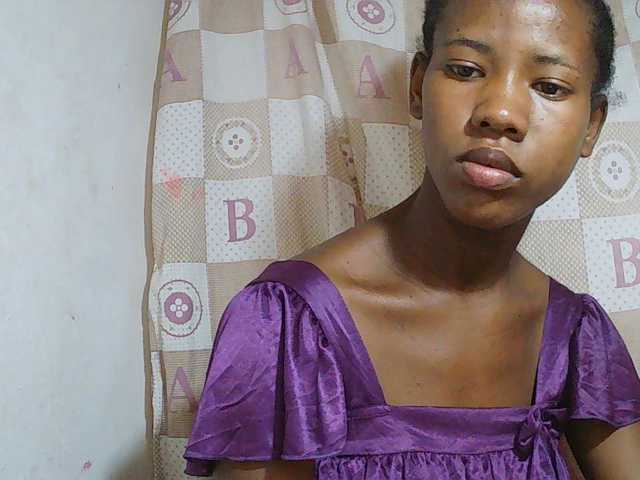 Sexy-Sarah live cam on BongaCams