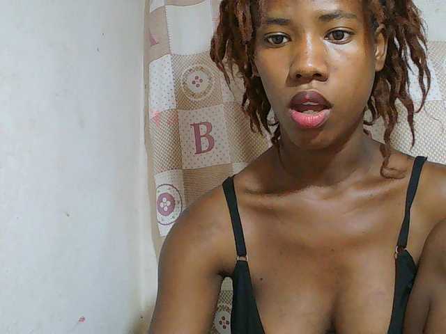 Sexy-Sarah live cam on BongaCams