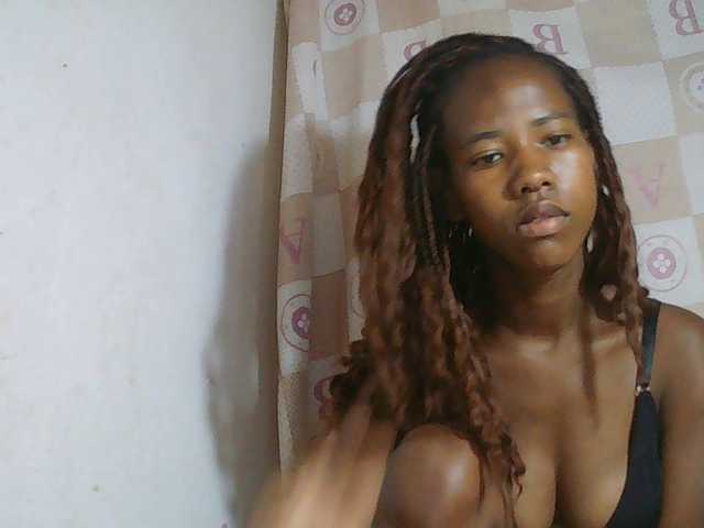 Sexy-Sarah live cam on BongaCams