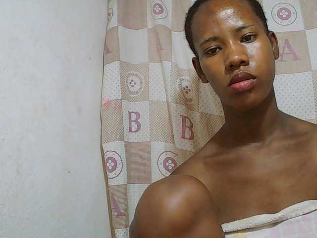 Sexy-Sarah live cam on BongaCams