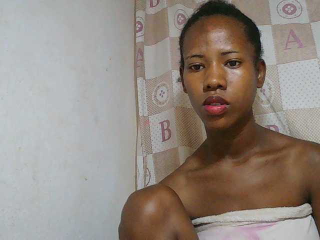 Sexy-Sarah live cam on BongaCams