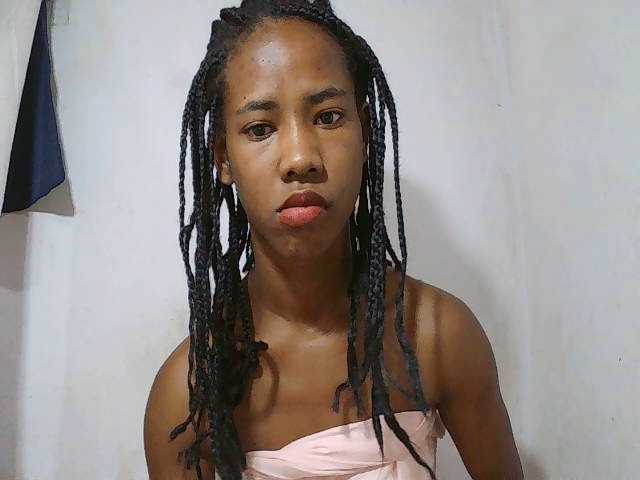 sexy-sarah's BongaCams show and profile