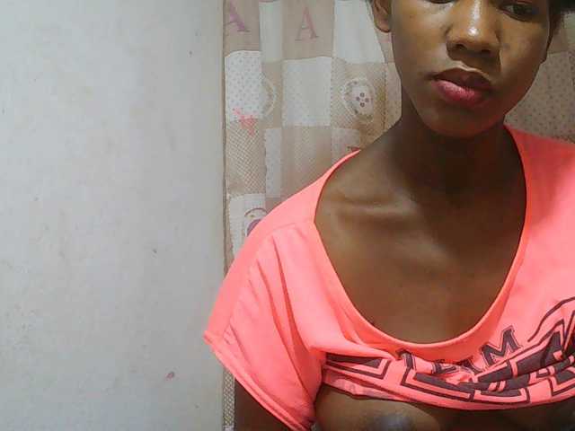 Sexy-Sarah live cam on BongaCams