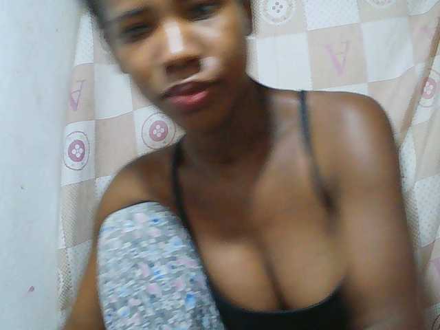 Sexy-Sarah live cam on BongaCams