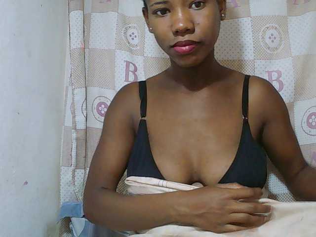 Sexy-Sarah, live now on BongaCams