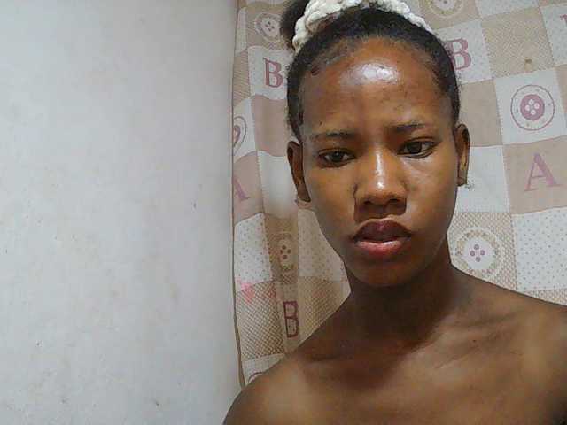 Sexy-Sarah live cam on BongaCams