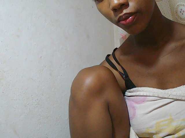 Sexy-Sarah live cam on BongaCams
