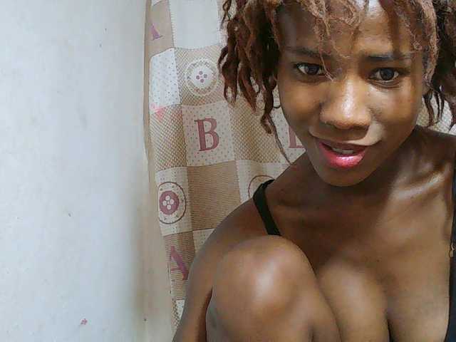 Sexy-Sarah live cam on BongaCams