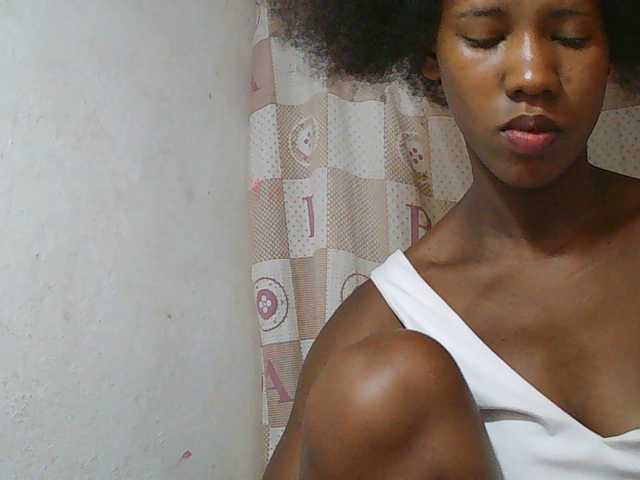 Sexy-Sarah live cam on BongaCams