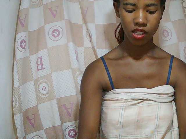 Sexy-Sarah live cam on BongaCams