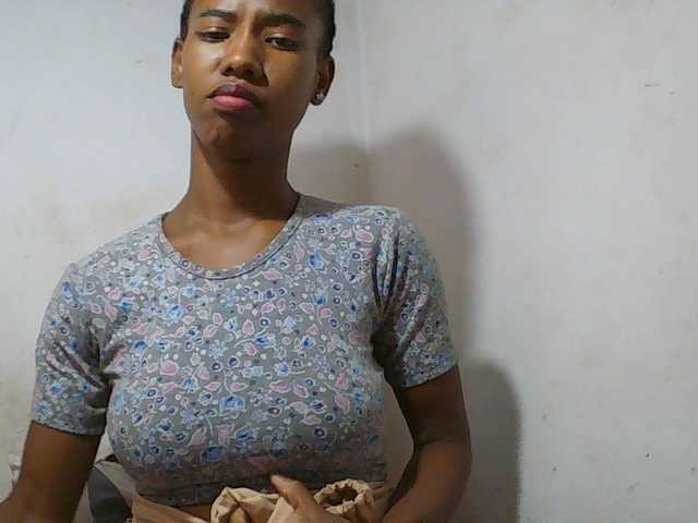 Sexy-Sarah live cam on BongaCams