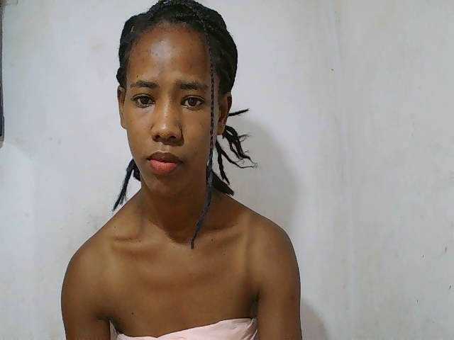 sexy-sarah's BongaCams show and profile