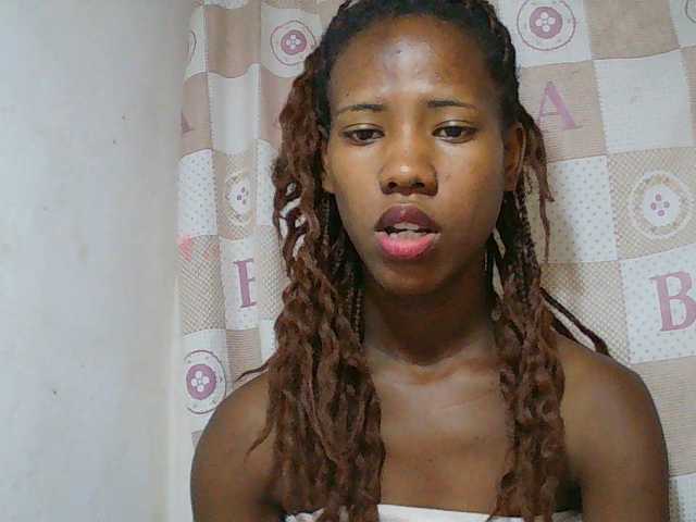 Sexy-Sarah live cam on BongaCams