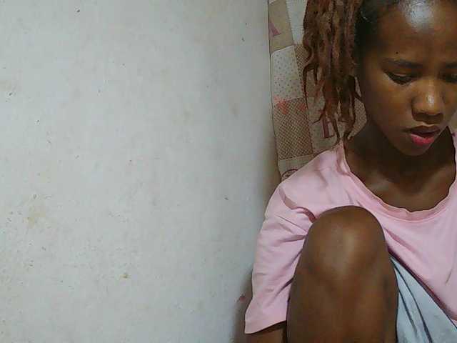 Sexy-Sarah live cam on BongaCams