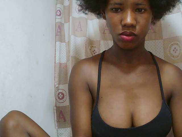Sexy-Sarah live cam on BongaCams