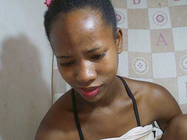 Sexy-Sarah live cam on BongaCams