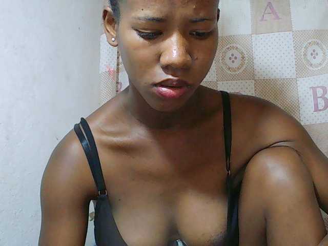 Sexy-Sarah, en directo ahora en BongaCams