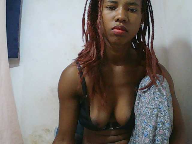Sexy-Sarah live cam on BongaCams