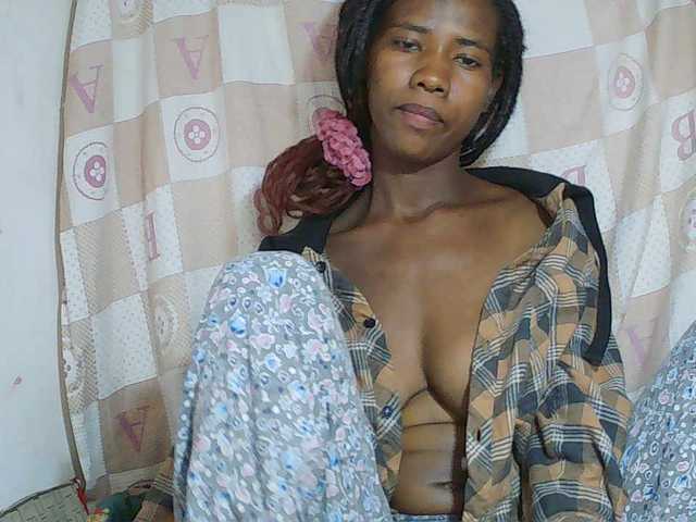Sexy-Sarah live cam on BongaCams