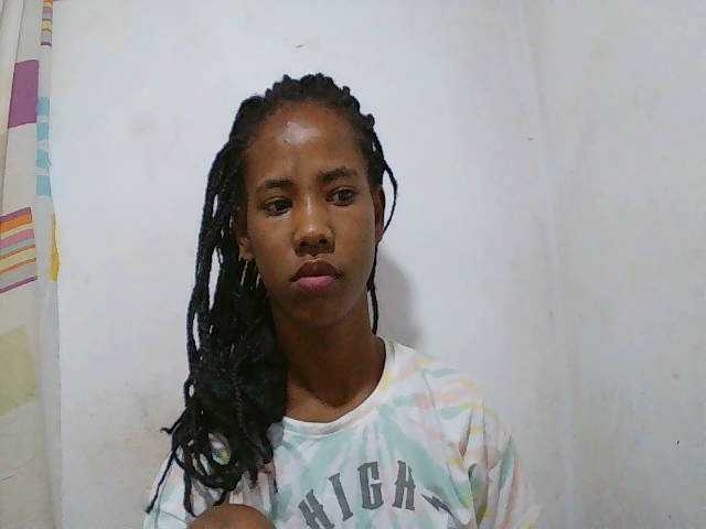 sexy-sarah's BongaCams show and profile