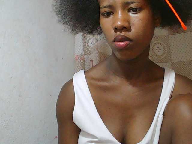 Sexy-Sarah live cam on BongaCams