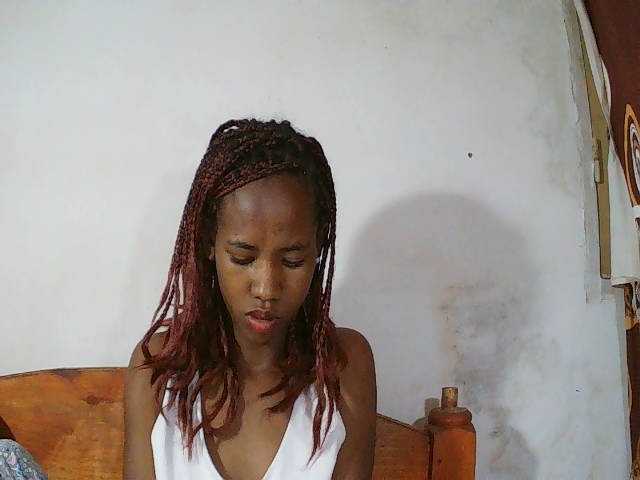 Sexy-Sarah live cam on BongaCams
