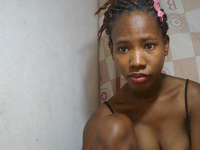 Sexy-Sarah live cam on BongaCams