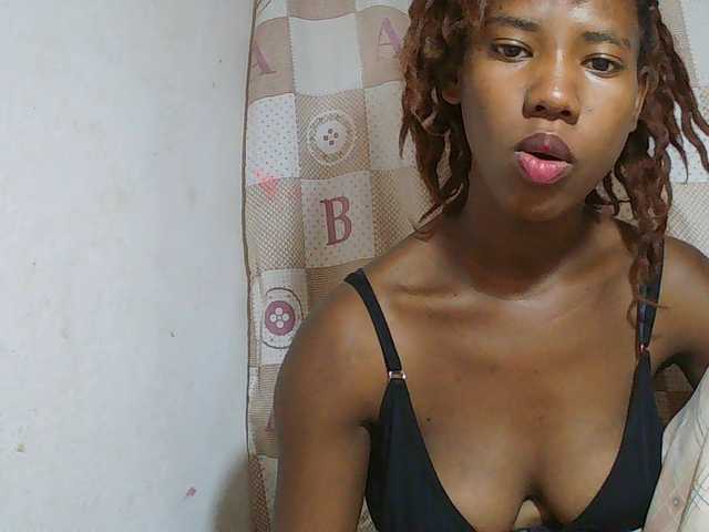 Sexy-Sarah live cam on BongaCams