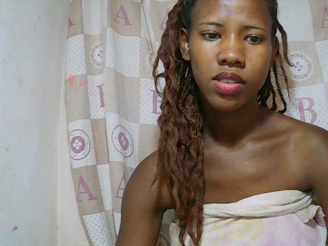 Sexy-Sarah live cam on BongaCams