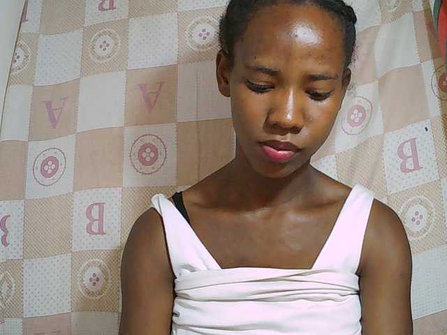 Sexy-Sarah live cam on BongaCams