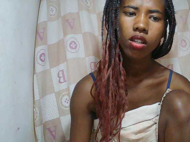 Sexy-Sarah live cam on BongaCams