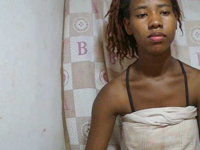 Sexy-Sarah live cam on BongaCams