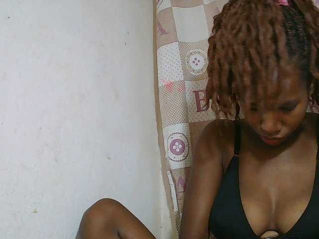 Sexy-Sarah live cam on BongaCams