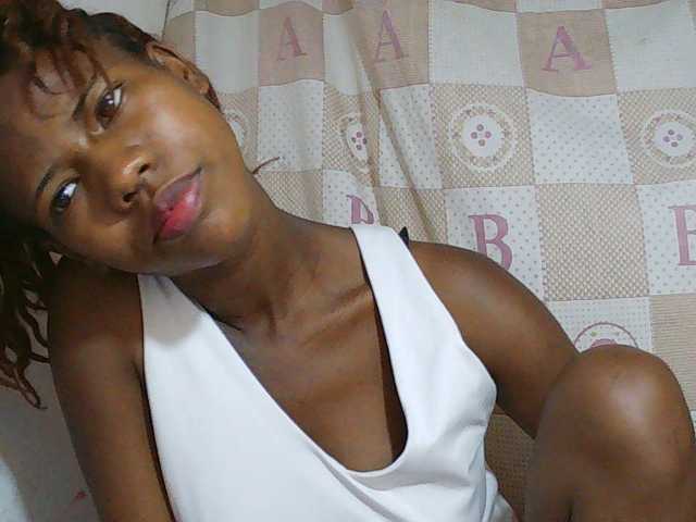 Sexy-Sarah live cam on BongaCams