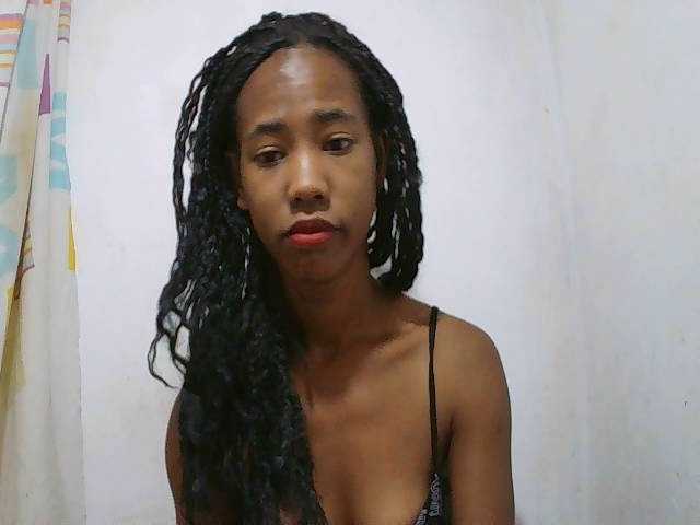 sexy-sarah's BongaCams show and profile