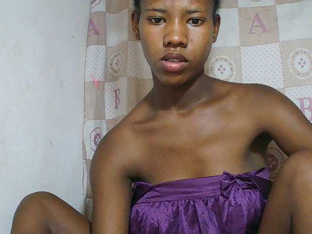 Sexy-Sarah live cam on BongaCams