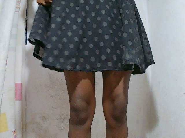 sexy-sarah's BongaCams show and profile