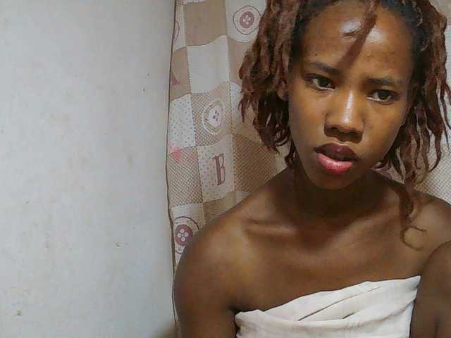 Sexy-Sarah live cam on BongaCams