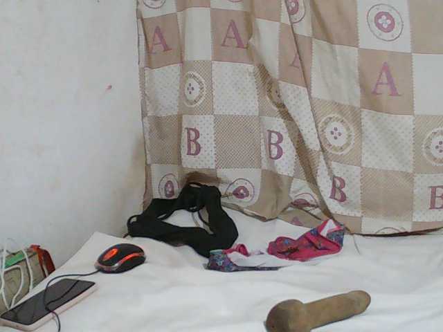 Sexy-Sarah live cam on BongaCams