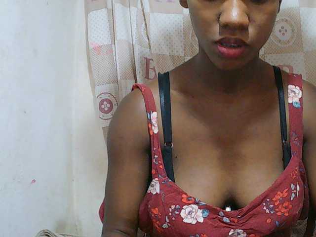 Sexy-Sarah live cam on BongaCams