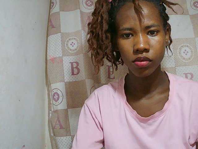 Sexy-Sarah live cam on BongaCams