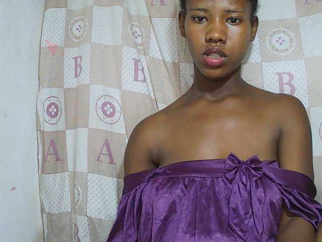 Sexy-Sarah live cam on BongaCams