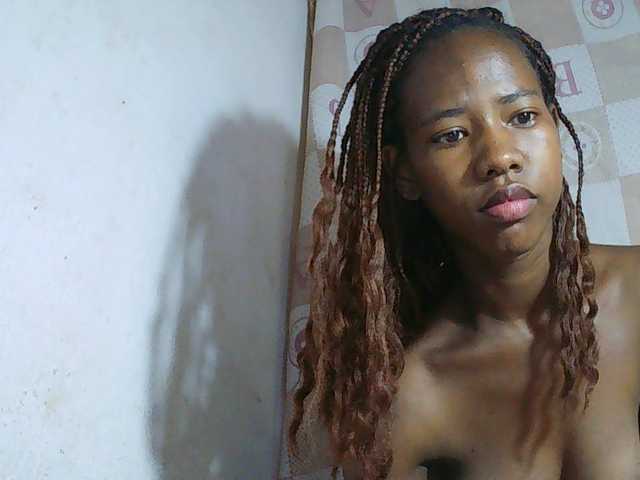 Sexy-Sarah live cam on BongaCams