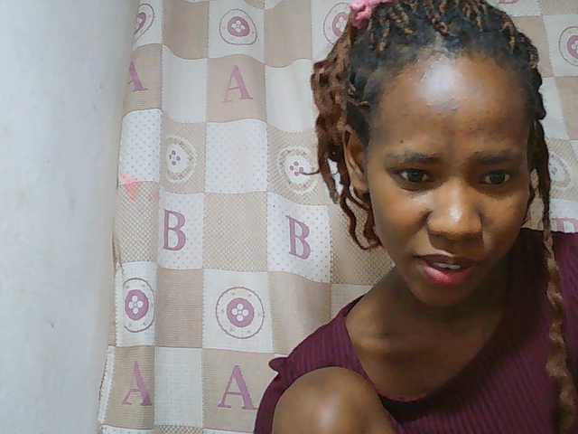 Sexy-Sarah live cam on BongaCams